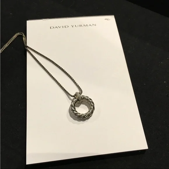David Yurman Cable Two Tone Circle Necklace with Diamonds- New Condition! - Picture 6 of 9